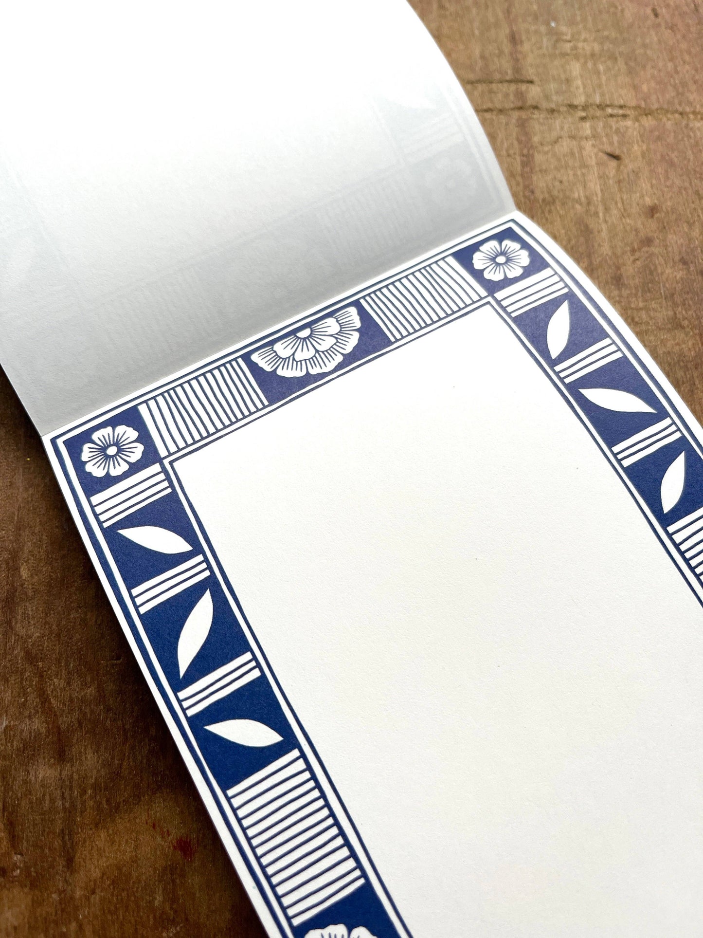 Blue Ceramic Motif Market Pad with Magnetic
