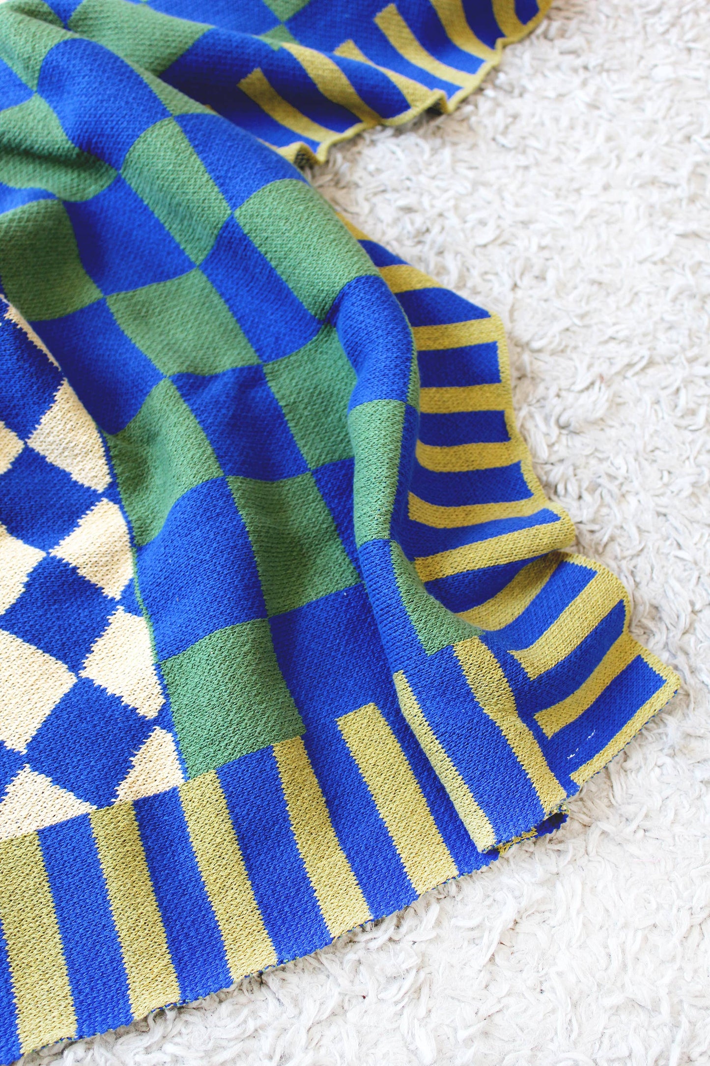 Diamond Checkerboard Pattern Mix & Match Knit Throw Blanket