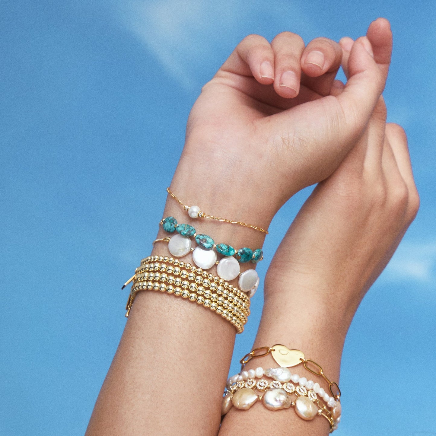LUCIA CHAMPAGNE PEARL PULL TIE BRACELET GOLD