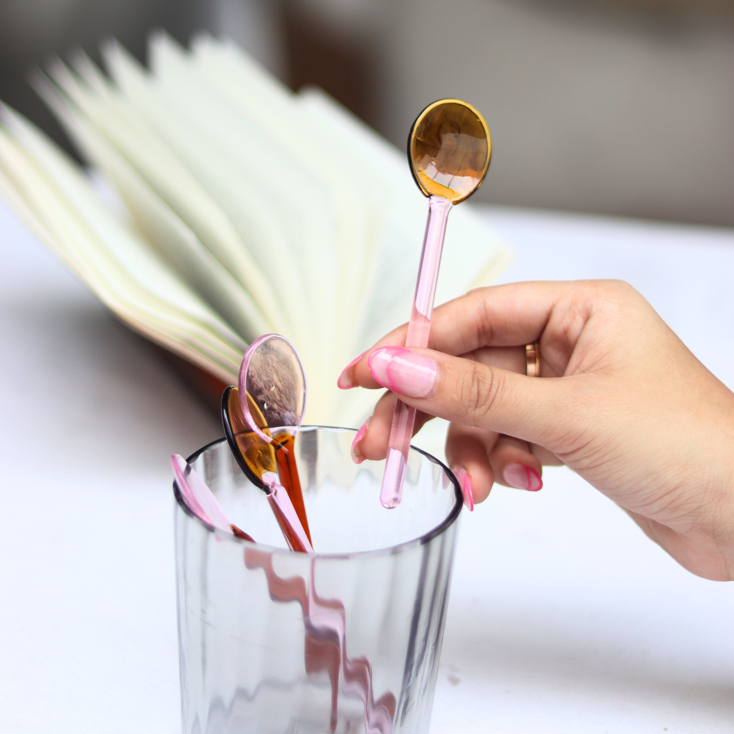 Casa Amarosa - Glass Spoons Amber-Pink, - 4.9 x 1 Inches